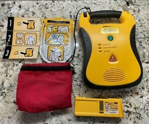 Defibtech Lifeline Bundle - Lifeline AED with battery &amp; Adult Pads