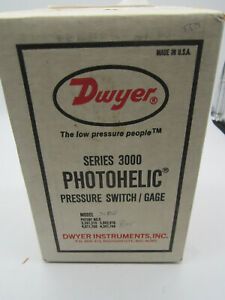 Dwyer Photohelic Pressure Switch / Gauge 3002C NEW Open Box