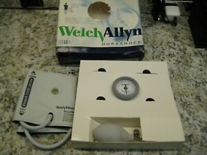 Welch Allyn DS44-11C Gauge with Durable One Piece Cuff Adult Arm with Case New