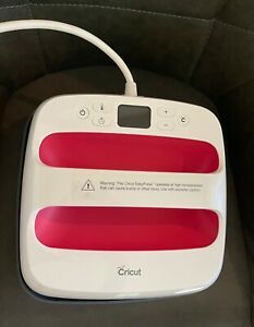 Cricut EasyPress® 2 Raspberry, 9&#034; x 9&#034;