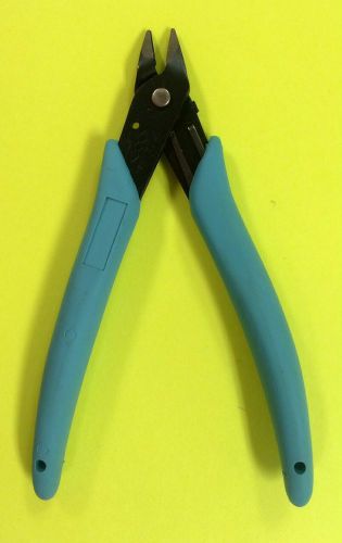 Utica Flush Cut Plier with Blue Rubber Handles 670-5CJPS