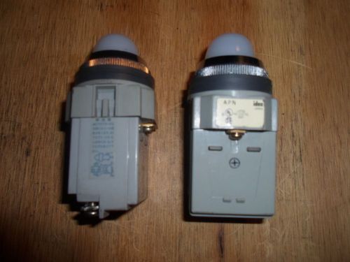 IDEC APN PANEL LIGHT (USED TESTED AND GOOD TO GO) LOT OF 2