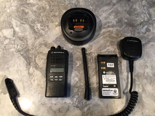 Motorola HT1250 VHF 136-174Mhz 128Ch 5W Two Way Radio AAH25KDF9AA5AN