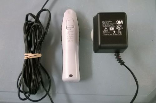 3M Surgical clipper 9671 and battery charger cord 9672