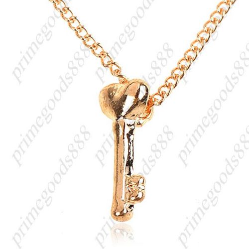 Stylish Golden Clavicle Chain with Chic Pendant for Girl Lady Woman Heart Key