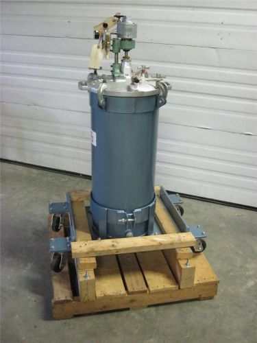 Plummer Spray Equipment 20 Gal Paint Pot with Gast Pneumatic Motor and Mixer