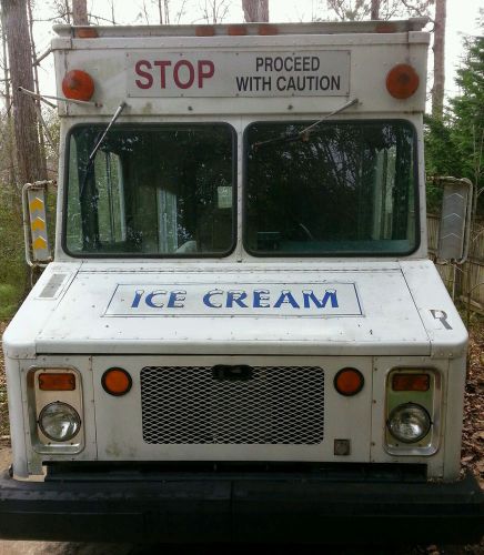 ICE CREAM TRUCK 87 Chevy P30 Diesel  Step VanHu n with 8 Bay Nelson Coldplate