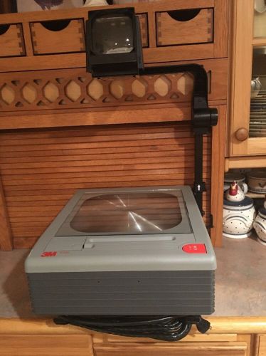 3M 9100 Overhead Projector .. Model 9000AJB.. Very gently used Condition