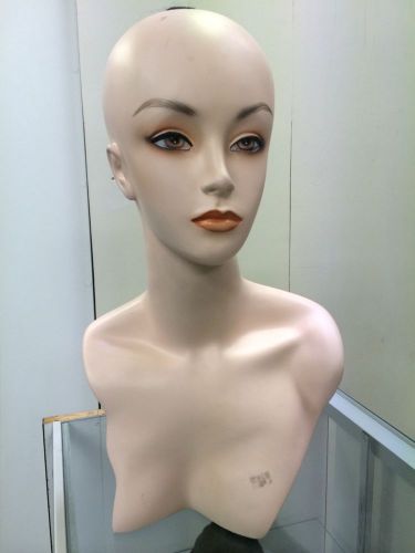 18&#034; mannequin head for wig display! In Great Condition. Many In Stock!