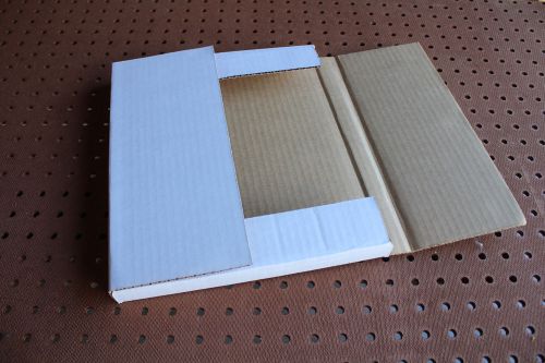 25 LP WHITE RECORD ALBUM BOOK CATALOG BOX MAILERS 12 X 10 X 1