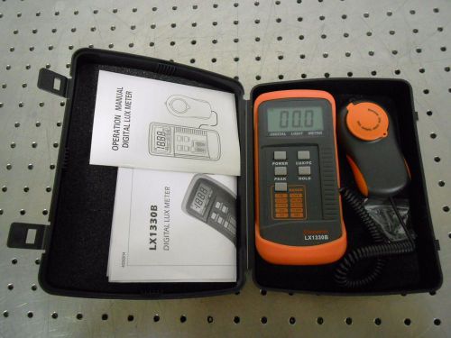 H120409 Sinometer Digital Luxmeter LX1330B w/ Case and Manual