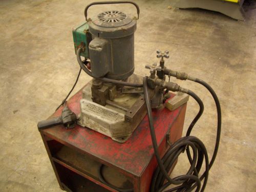 GREENLEE HYDRAULIC ELECTRIC PUMP WITH STAND---NO RESERVE