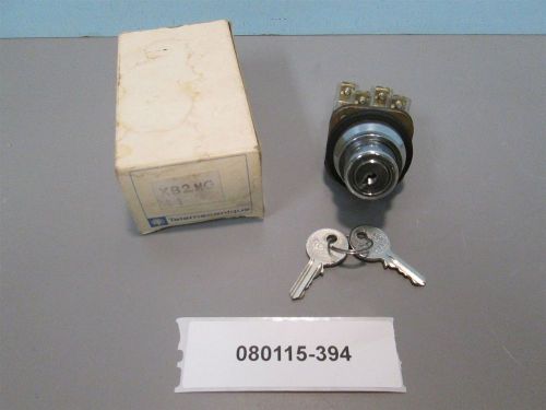 Telemecanique part no. xb2mg - locking 2 position selector switch - new in box for sale