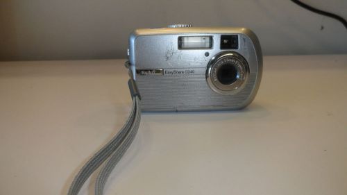 GG10: Kodak EasyShare CD40 4.0 MP Digital Camera - Silver