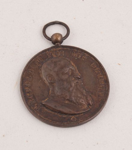 Leopold ii roi des belges medallion w/ring coin in back 1884? for sale