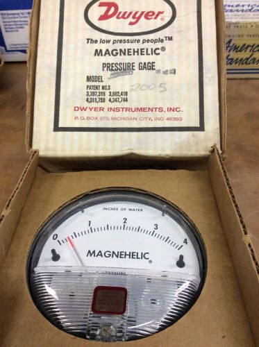 Dwyer Magnehelic Pressure Gage 2004C Water Inches