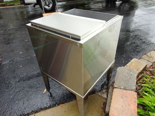 Taprite 23x21 commercial under bar ice bin w/ 9 circuit cold plate w/ lids for sale