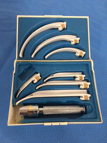 # 17686 RSP Laryngoscope with Chrome Handle and 7 Blades