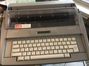 Brother SX-4000 LCD Digital Display Portable Electronic Typewriter