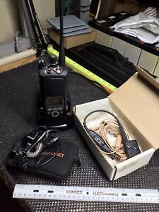 Motorola XTS 5000 II P25 Two Way Radio 800mhz H18UCF9PW6AN +Charger Headsets